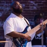 jusplayinmybass
