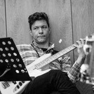 Johnzyplaysbass