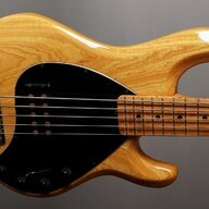 Johnebass