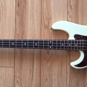 G&L LB-100