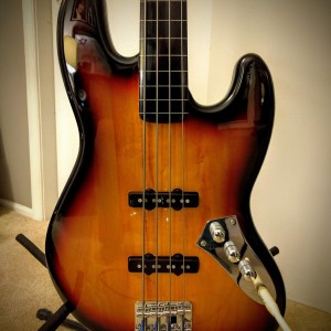 2015 Squier Vintage Fretless Jazz