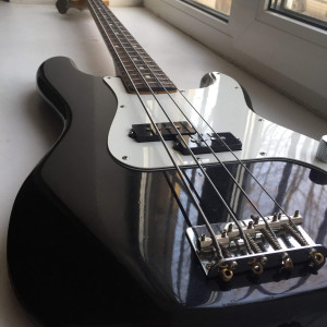my medium scale fender precision from 1986-87