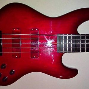 Media 'My Bossa UJB-5 * Trans Cherry Body / Maple Neck / 21-Fret Ebony Board' in category 'Bass Guitars'