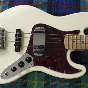 G&L JB, vintage white