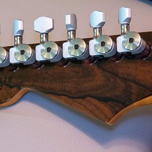 007 - Mike's Strat-9