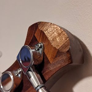 Ergo head stock, doesn't affect playability
