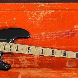 fender 70s jazz