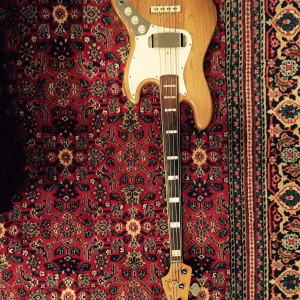 82 jazz fretless whole