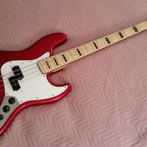 AVHR '70s J-bass with Classic '70s P neck.