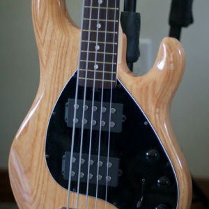 SR5 with black pickguard