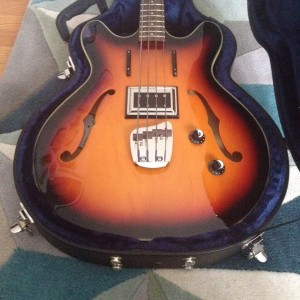 Guild Starfire Chris Hillman signature