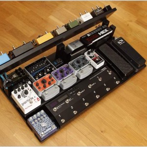 Media 'Big DIY pedalboard' in album 'FretNoMore'