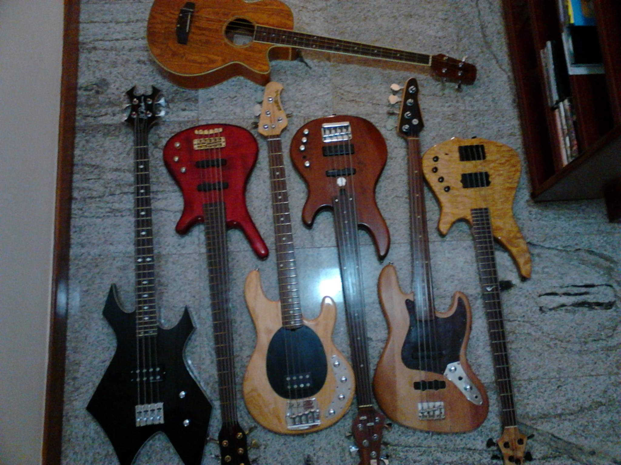 Basses