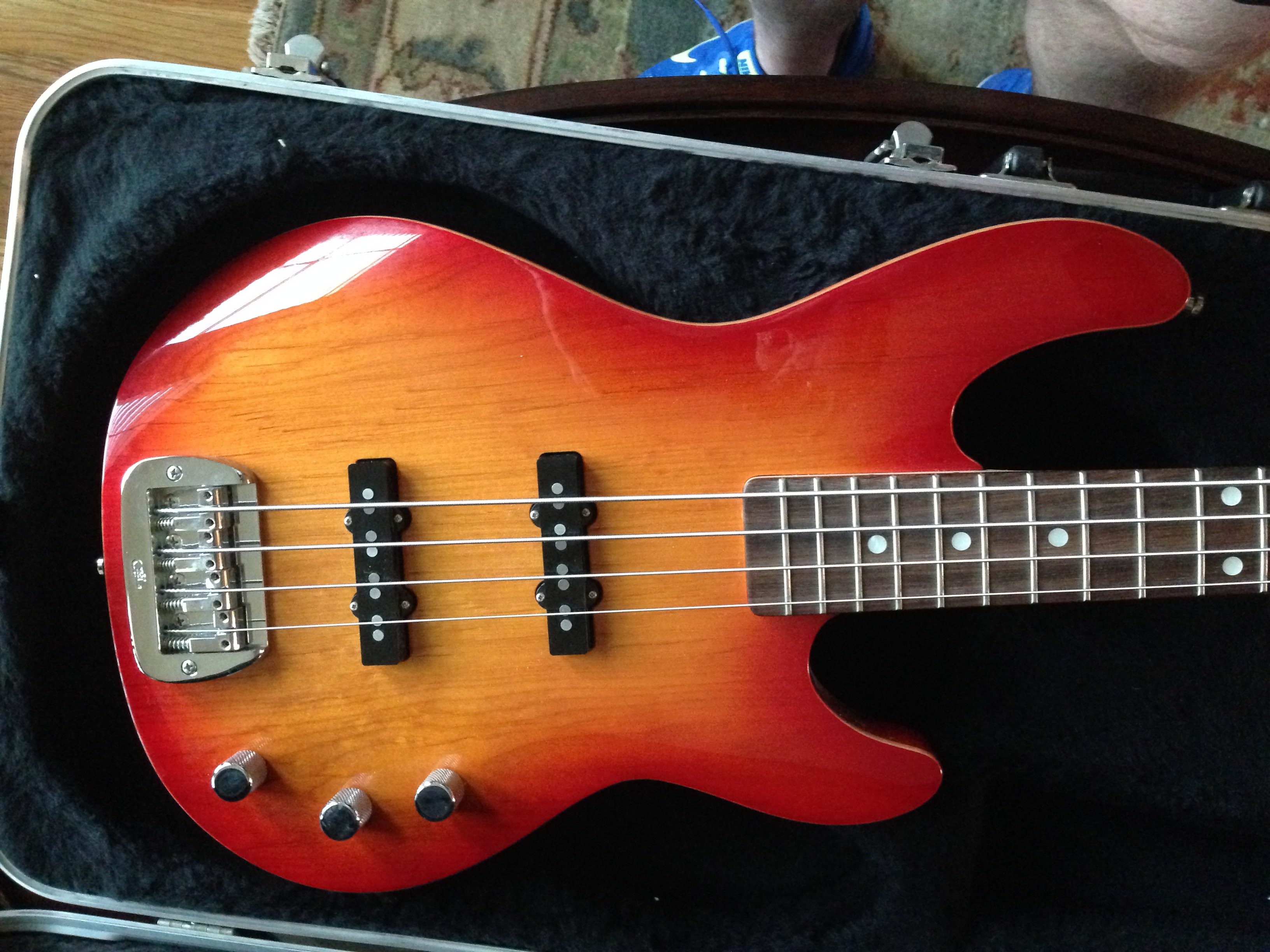 G & L JB-2