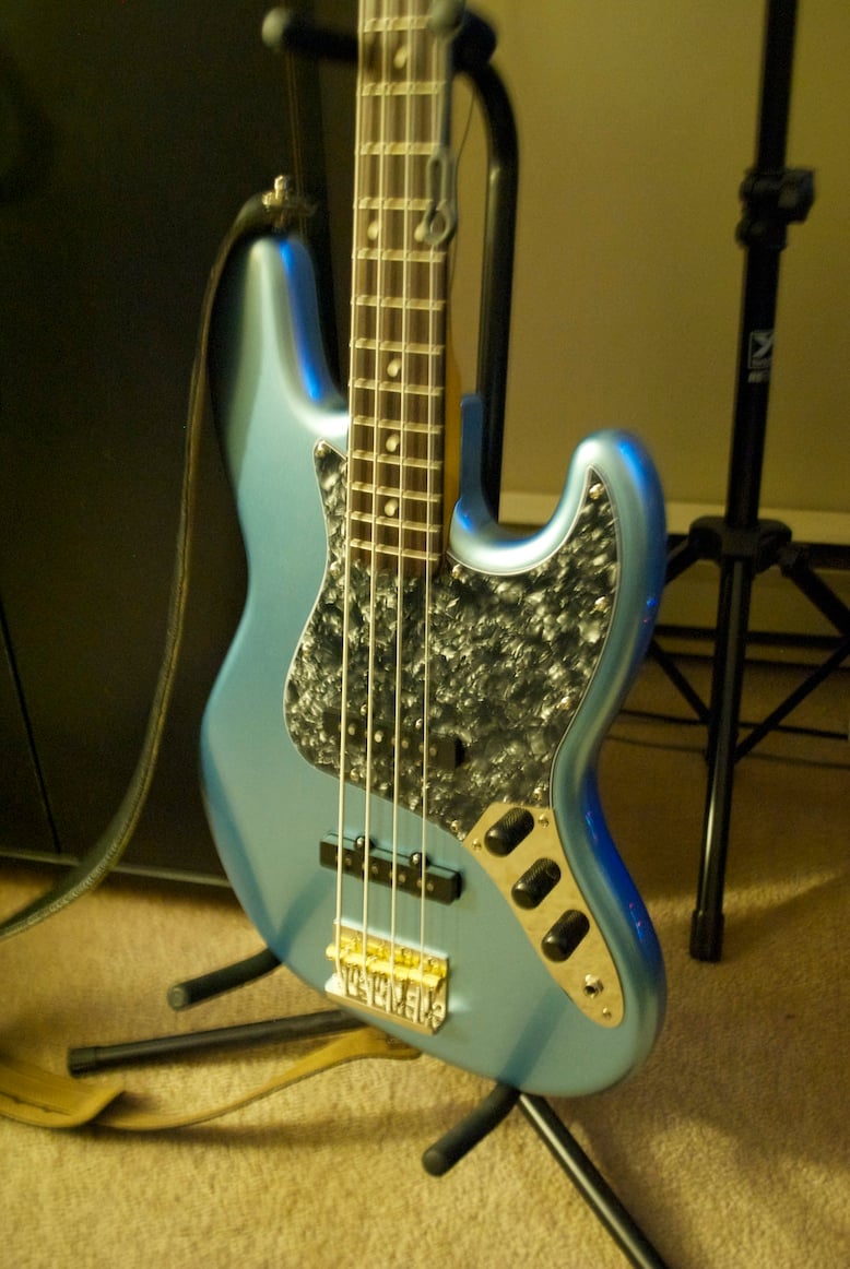 JJJ black pearl & metal knobs