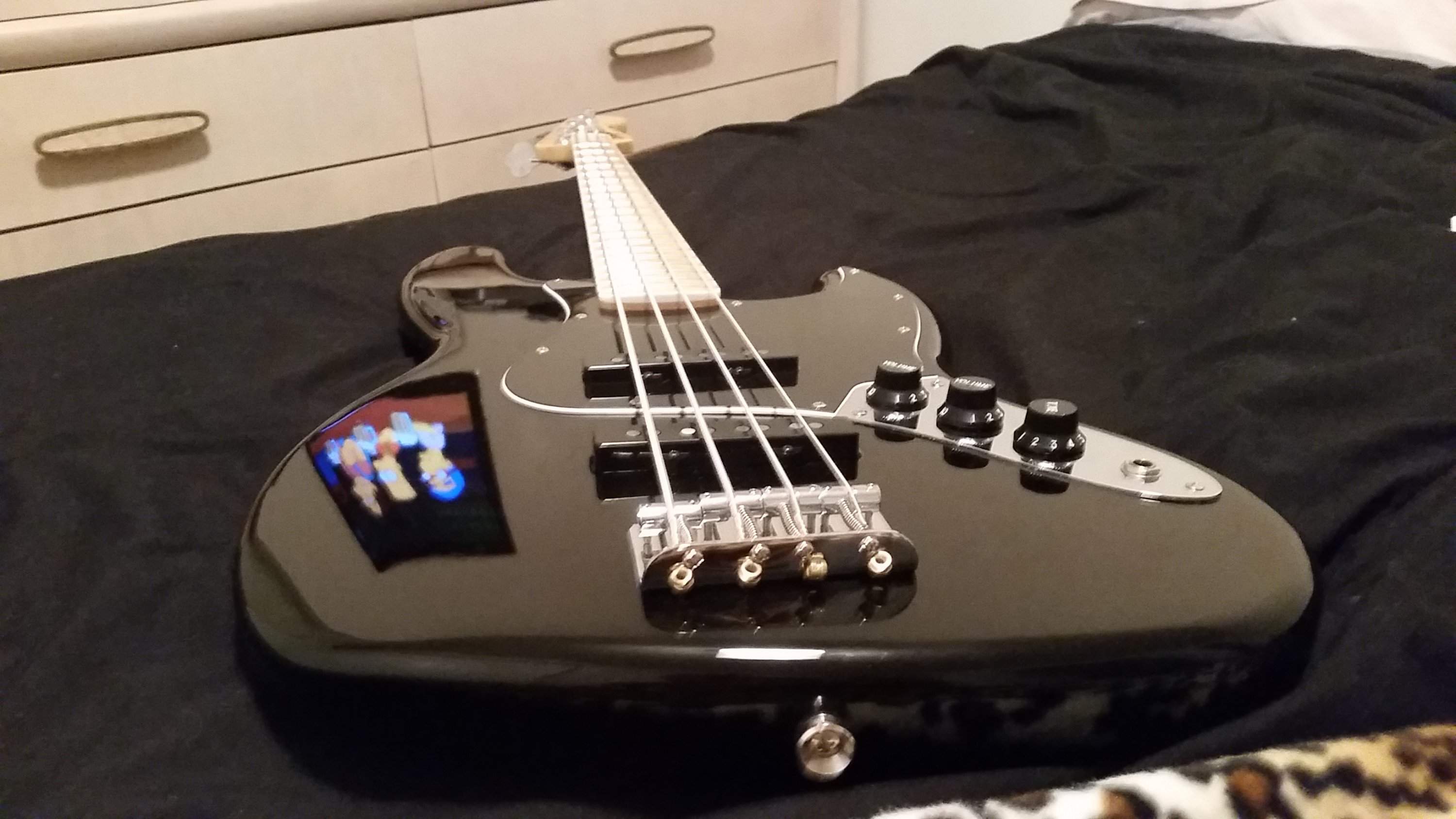Squier Bass