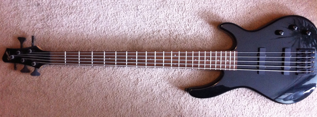 Squier MB-5, blacked out