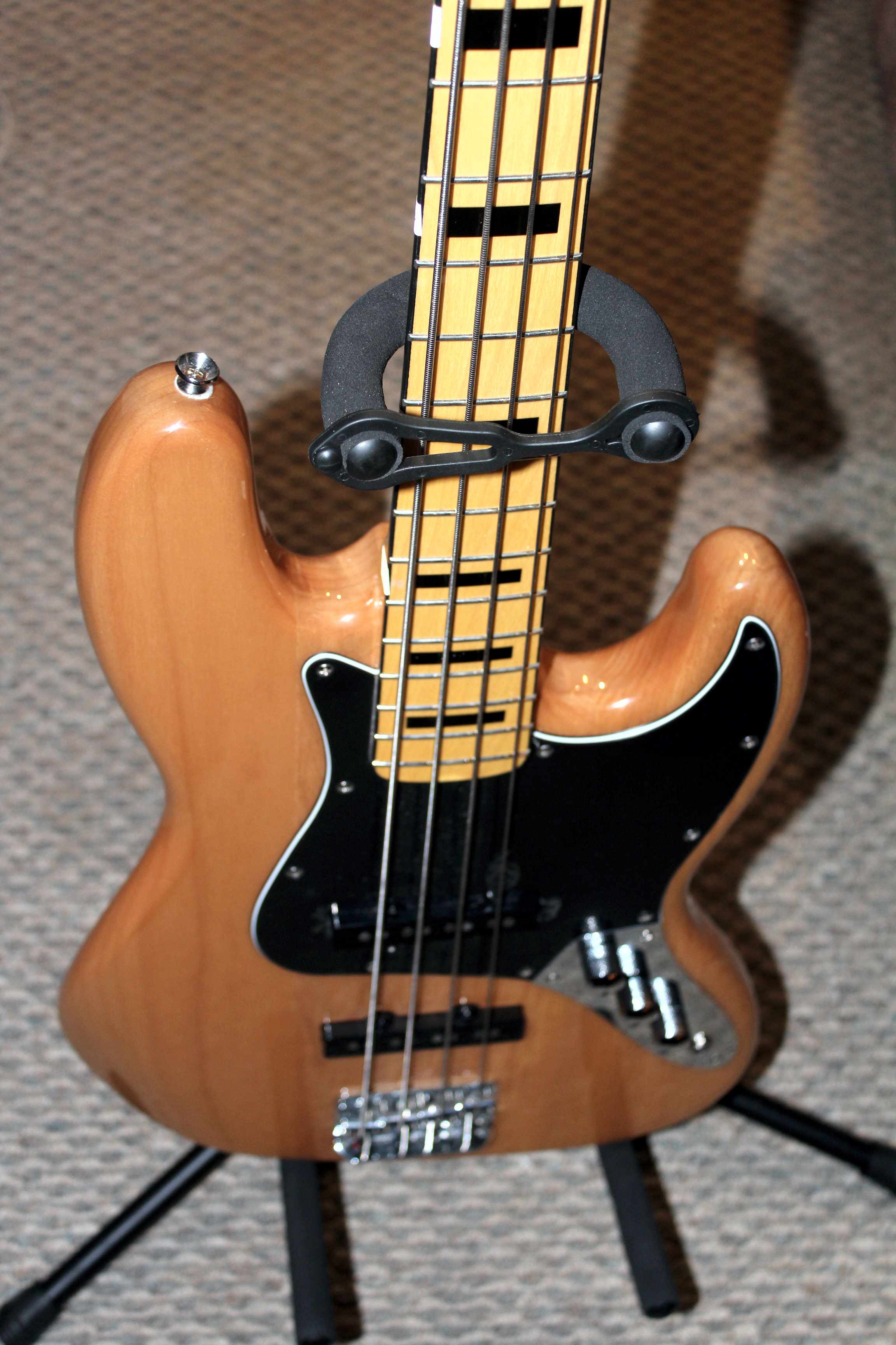 Squier VM Jazz 70