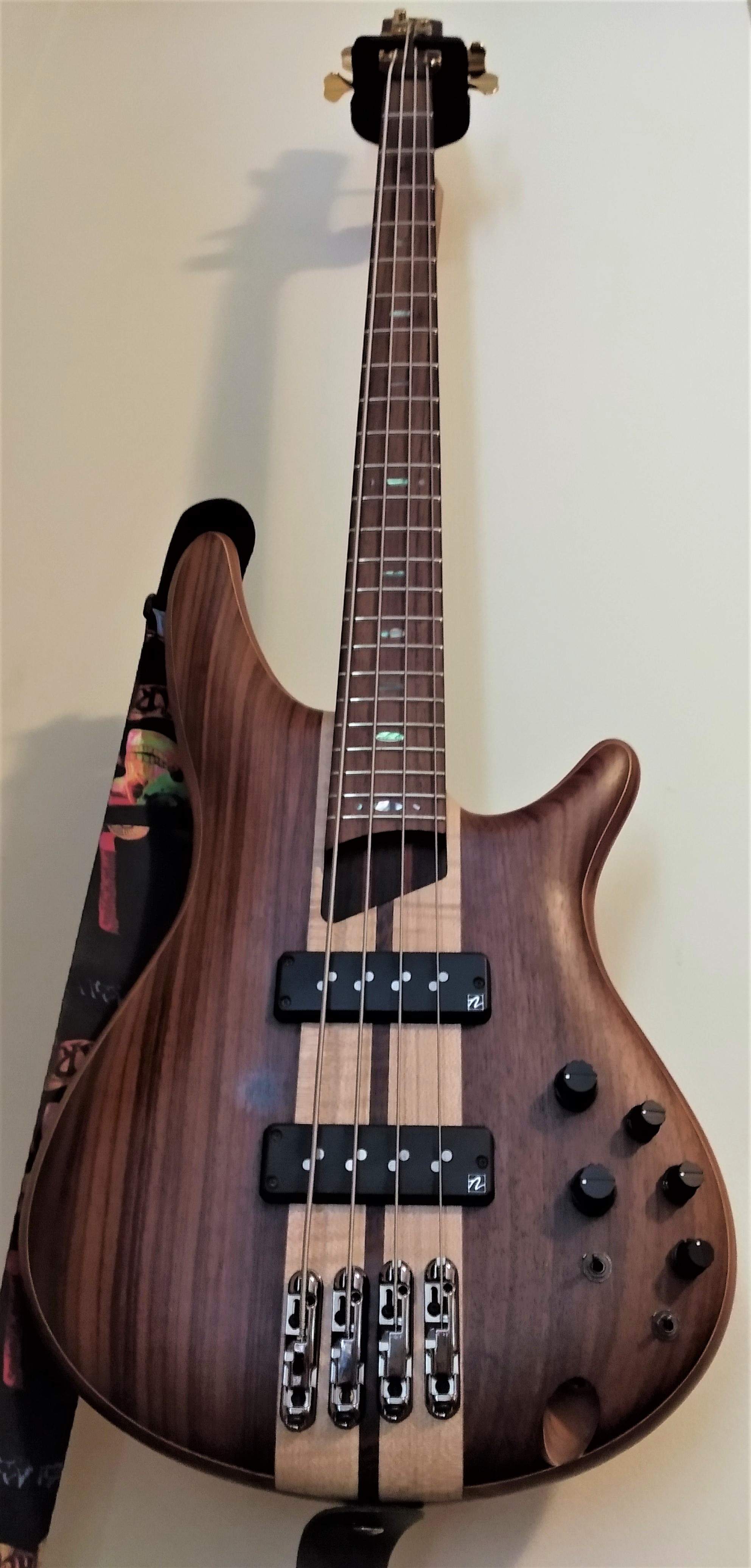 SR1800E