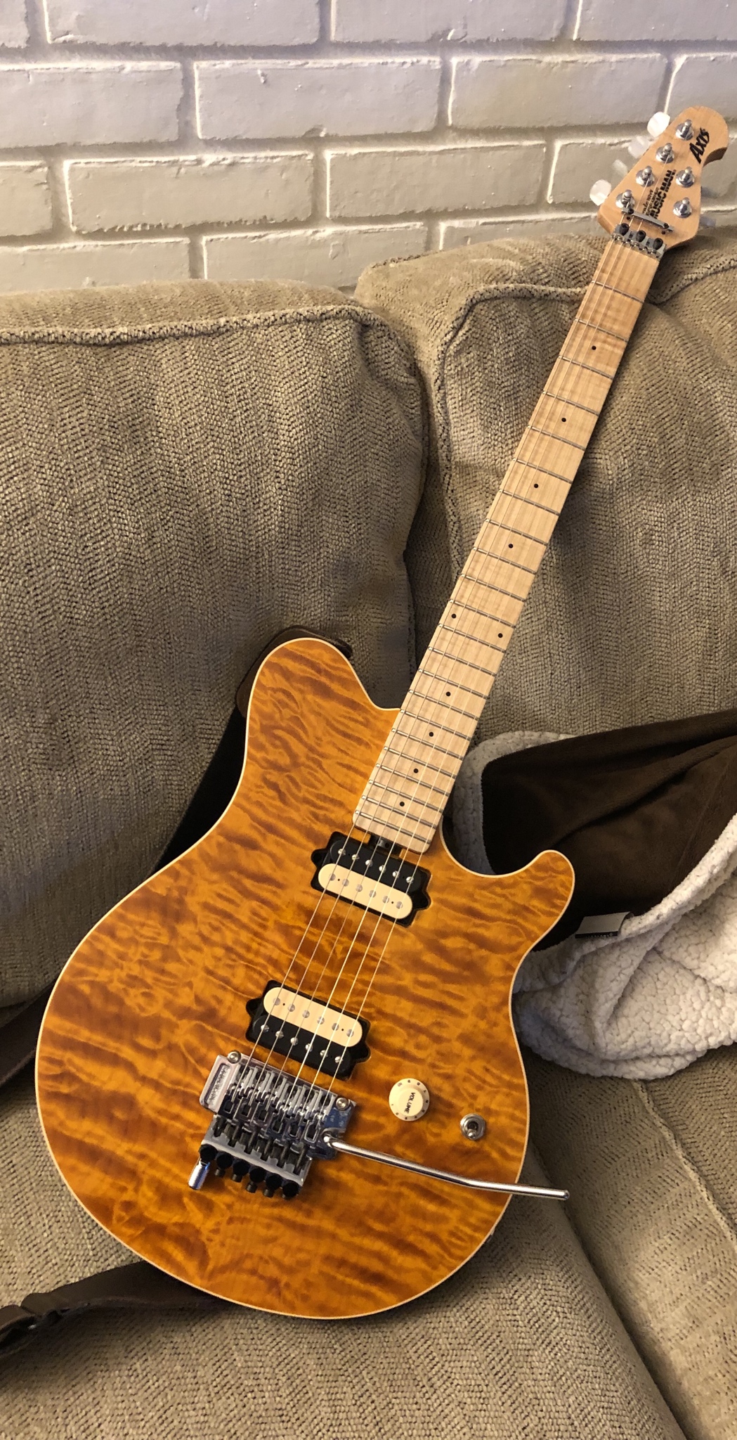 l936Uqh.jpg