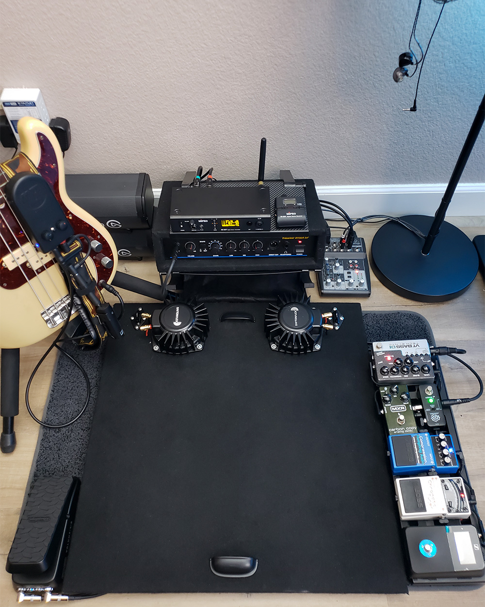 backbeatbassboard.jpg