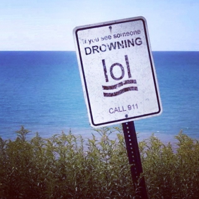 drowning-lol-sign.jpg