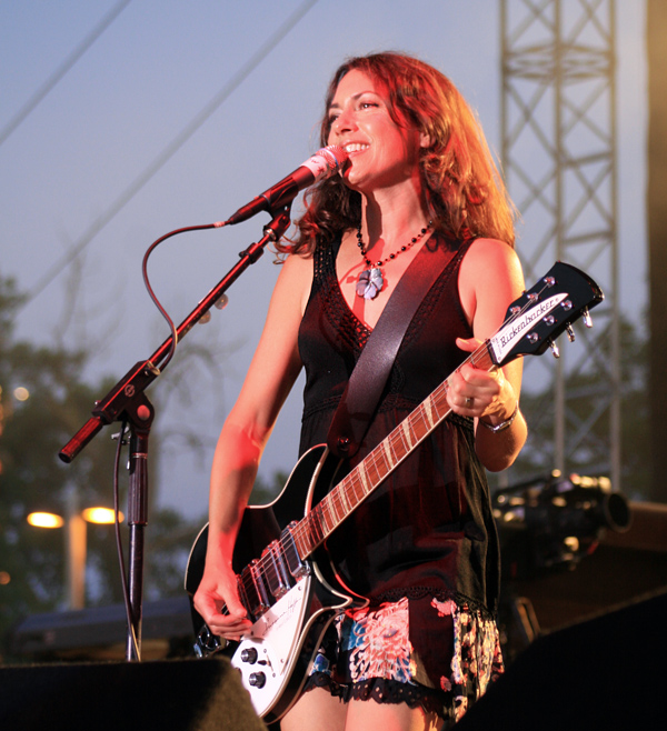 Susanna_Hoffs_2006.jpg