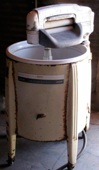 Old-Wringer-Washer.jpg