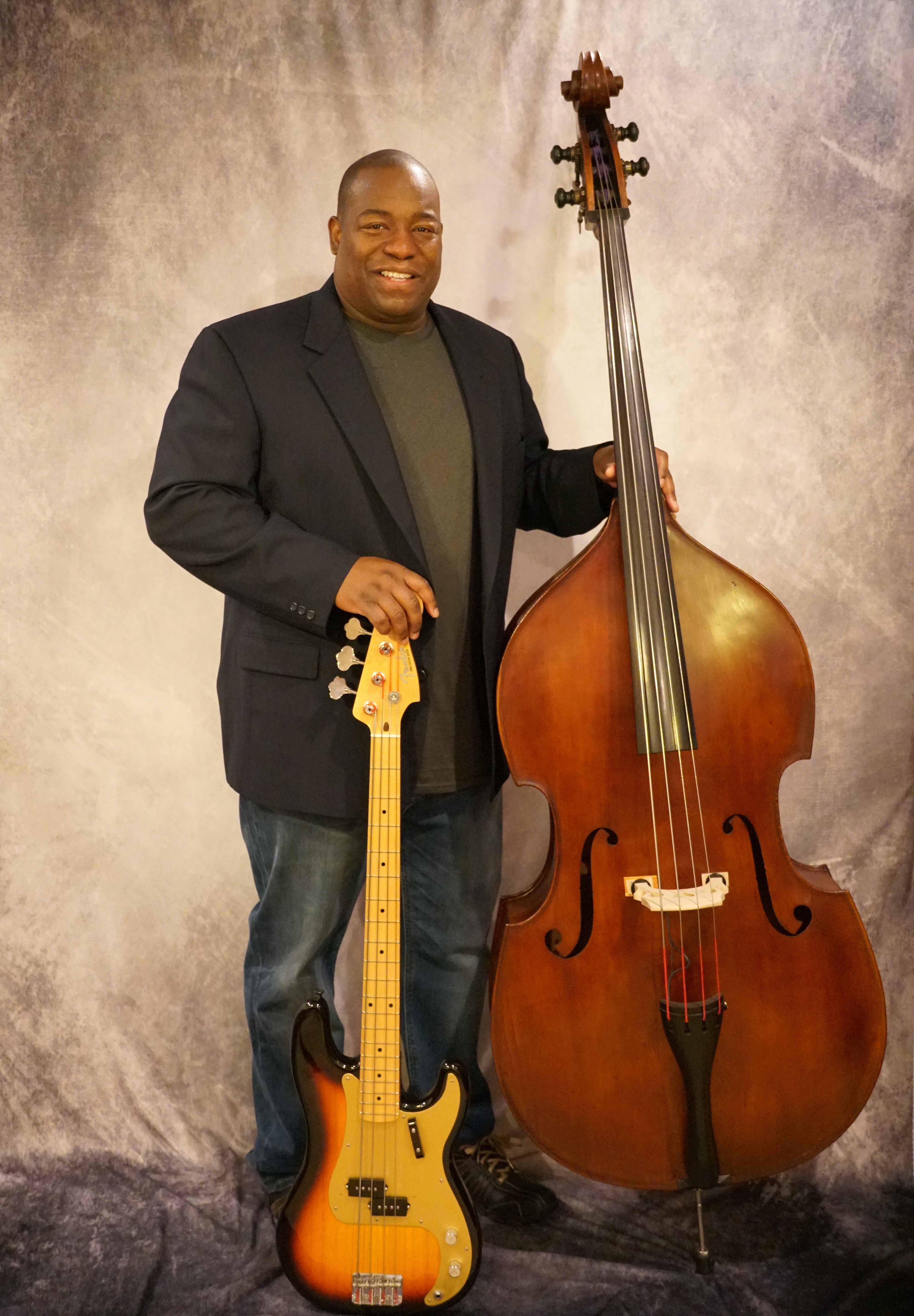 Alex_Dixon_with_his_Upright_and_Bass_Guitar.jpg