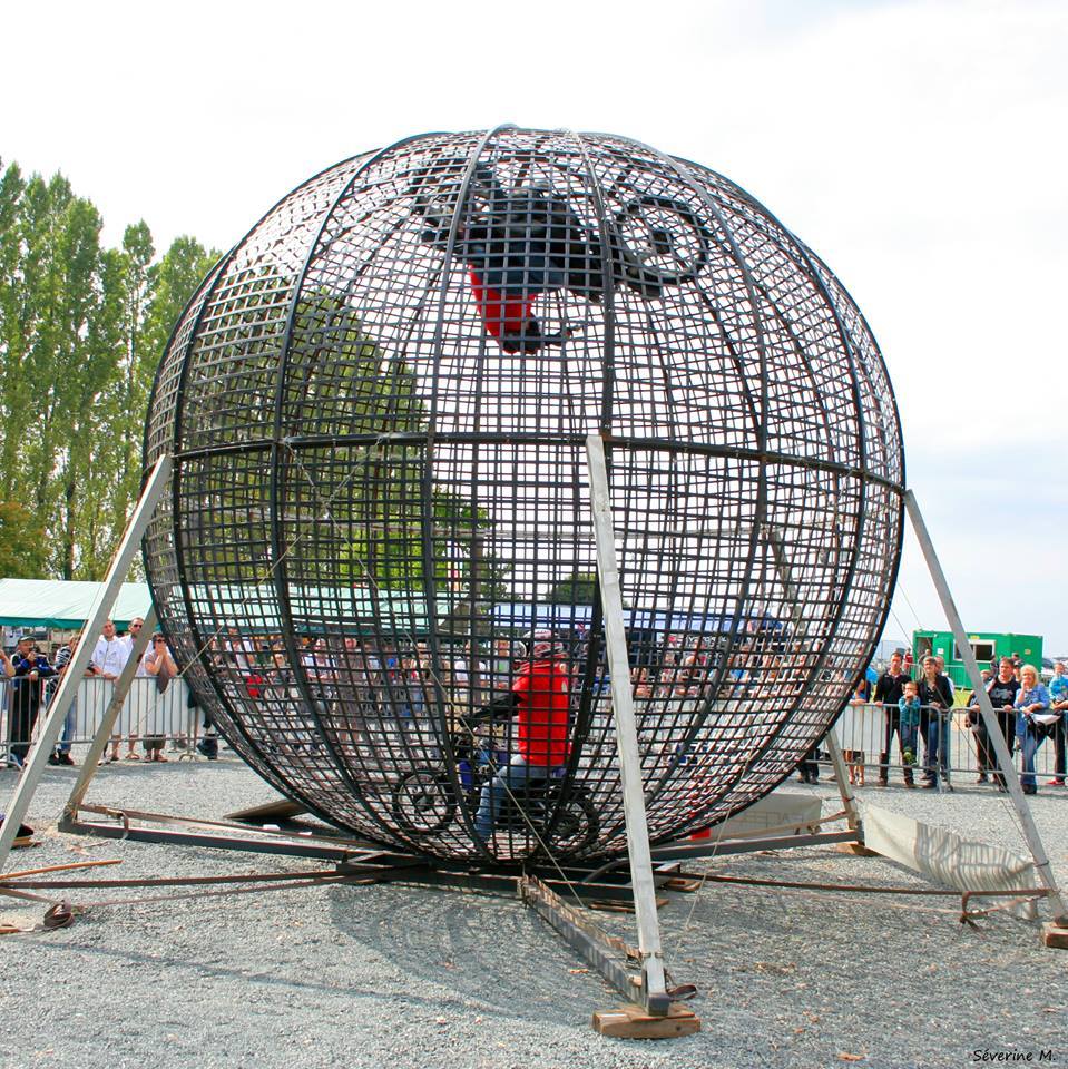 Globe-de-la-mort-1.jpg