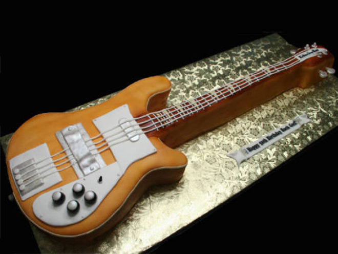 rickenbacker-bass-cake-660-80.jpg