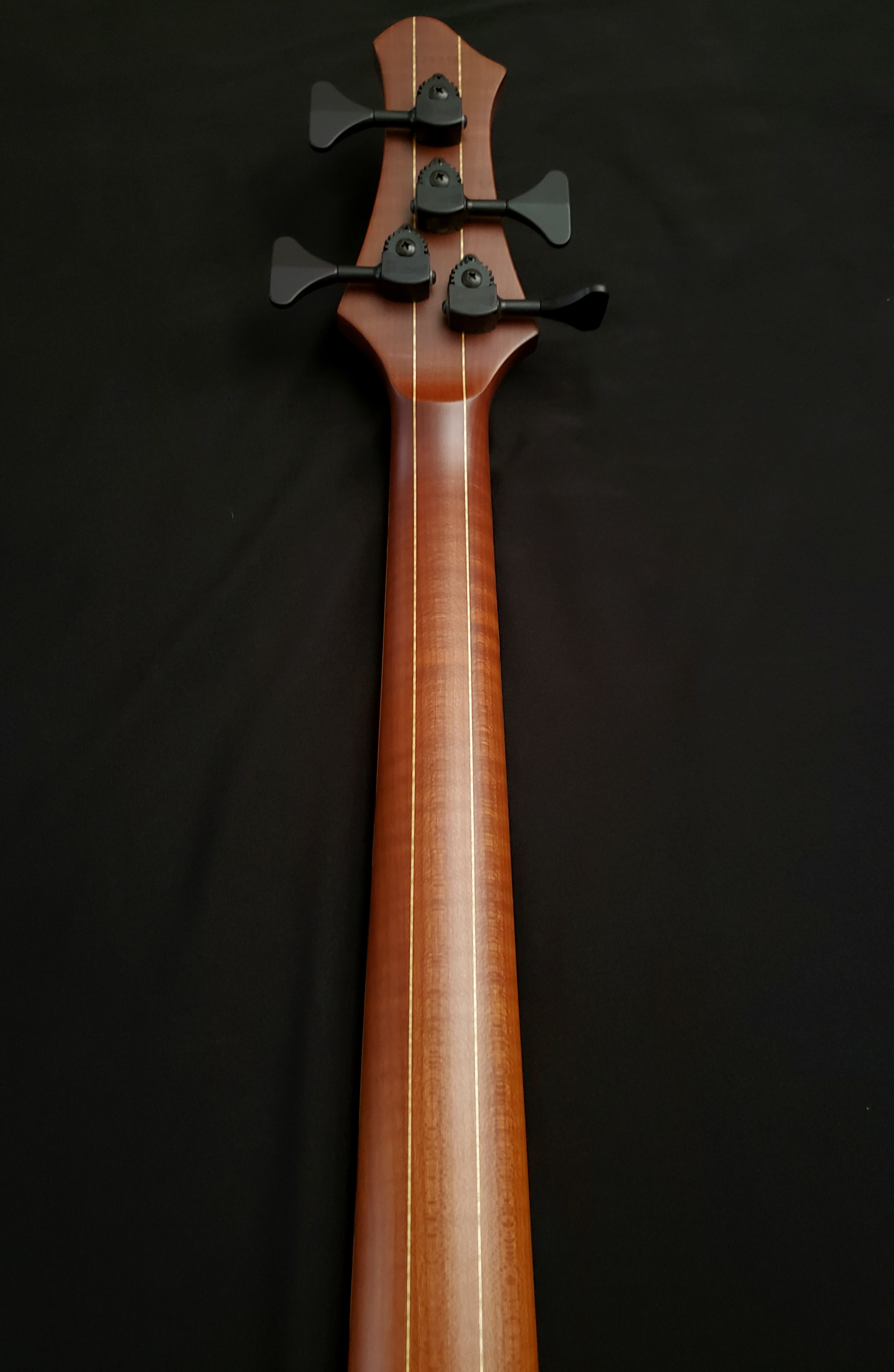 72rb8qr.jpg