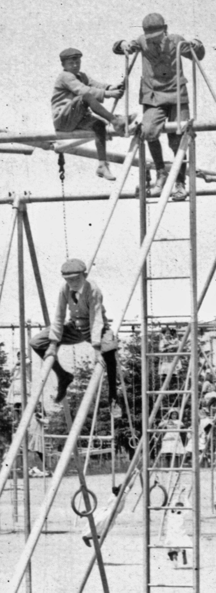 Crazy-dangerous-old-playground-from-1912.jpg