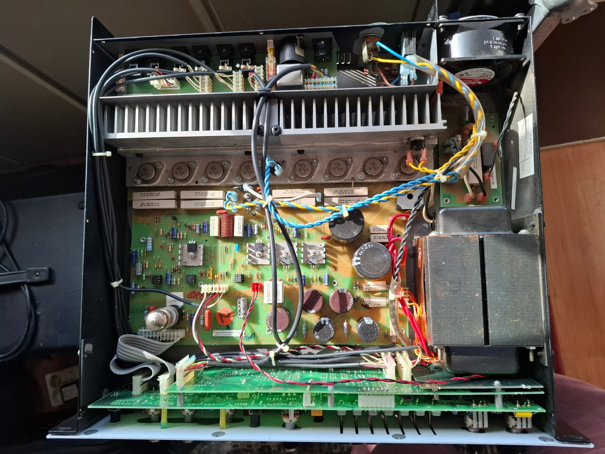 Peavey-TMax-inside-20260703-091616.jpg