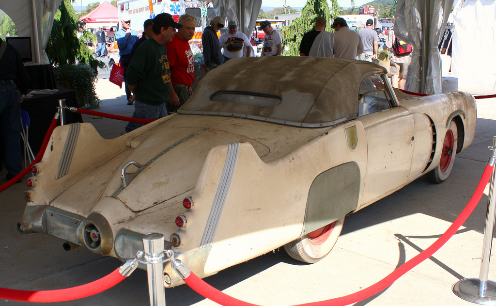 bmw-v1.jpg