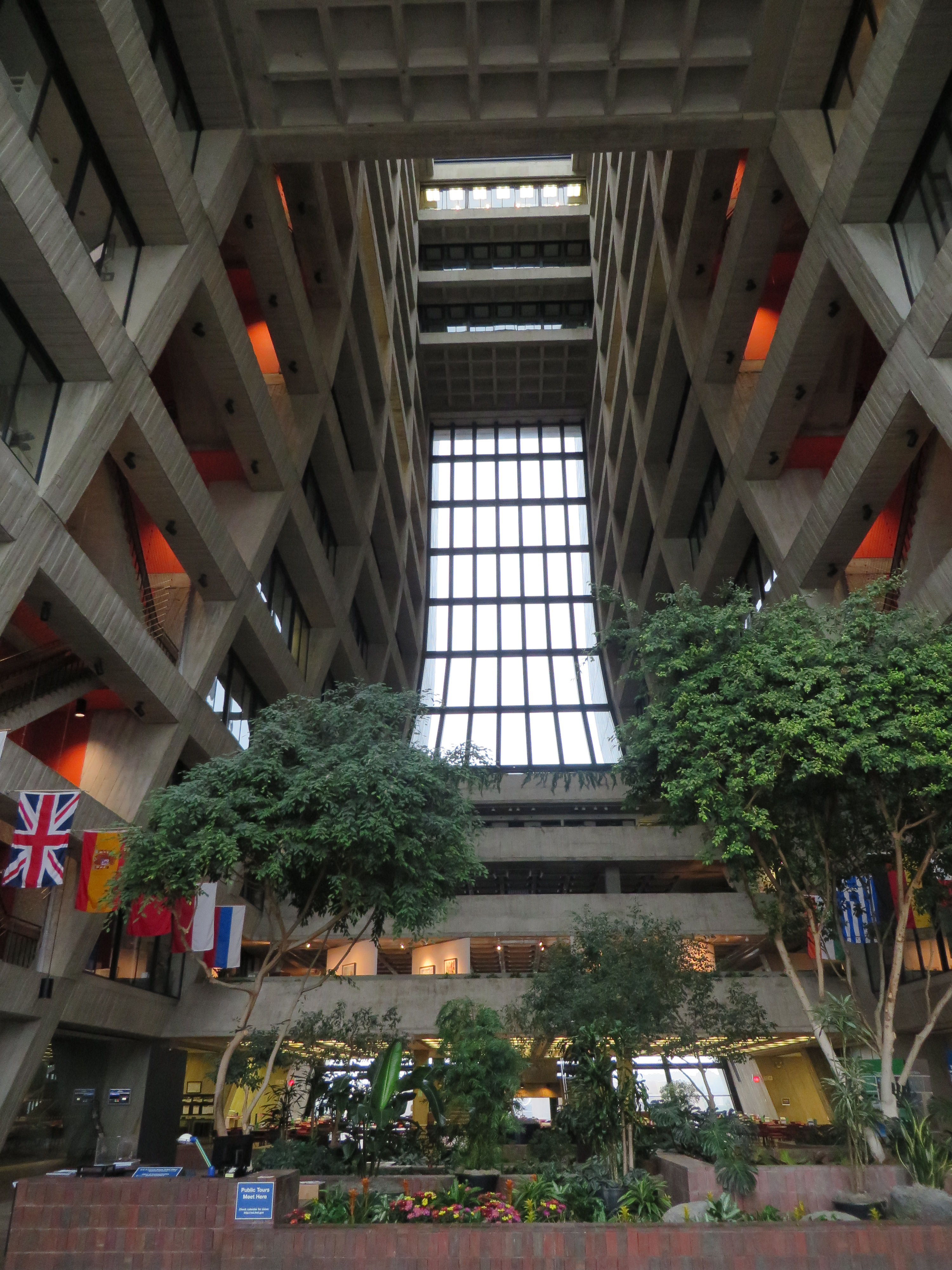 Interior_of_Fermi_Lab_Wilson_Hall.JPG