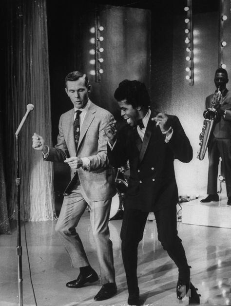 fcdba43f864764452e1f44be0b33f6e7--johnny-carson-heres-johnny.jpg