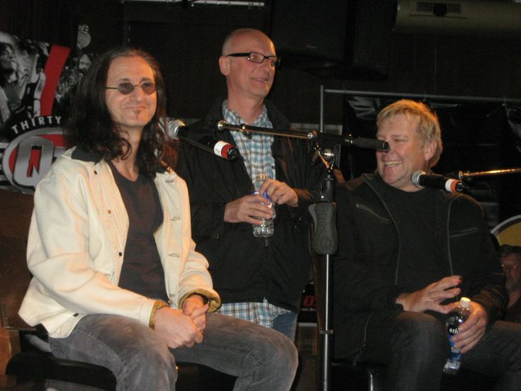 8453500fc00defda7016e01326d7b3b7--toronto.jpg