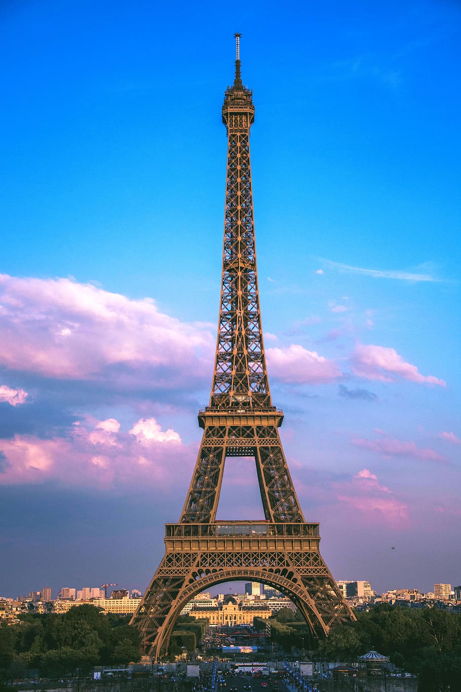 eiffel-tower-during-daytime.jpg