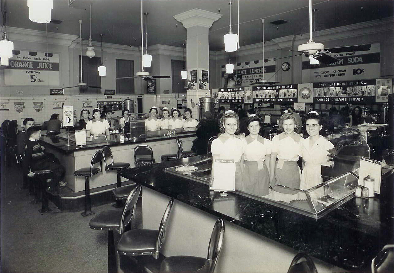 dimestorewaitressesnewberrys1940.jpg