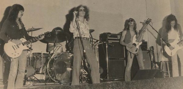 Moxy_in_1976.jpg