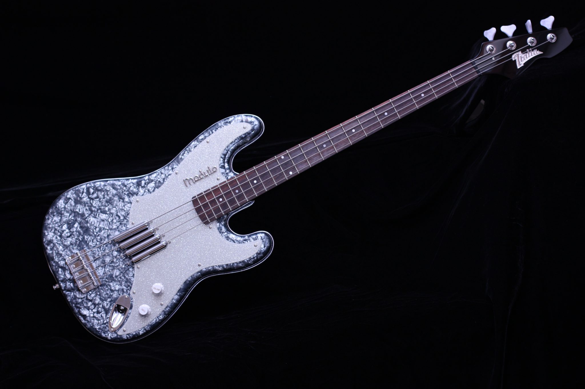 Italia-Modulo-Bass-Silver-a.jpg