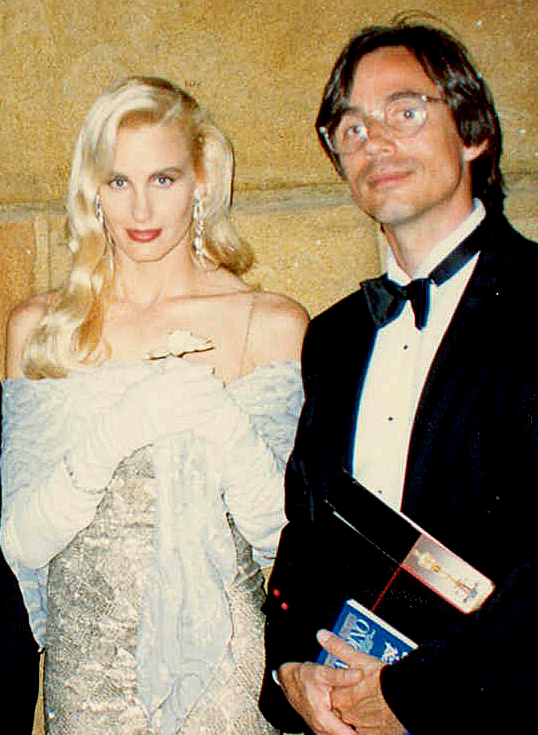 Daryl_Hannah_%26_Jackson_Browne.jpg