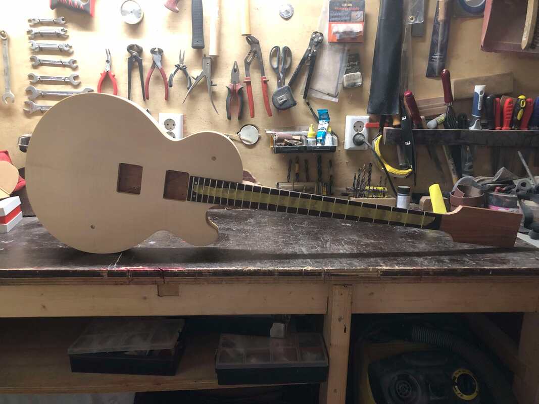 brooks-1-2-les-paul-shape_orig.jpg
