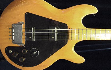 www.flyguitars.com