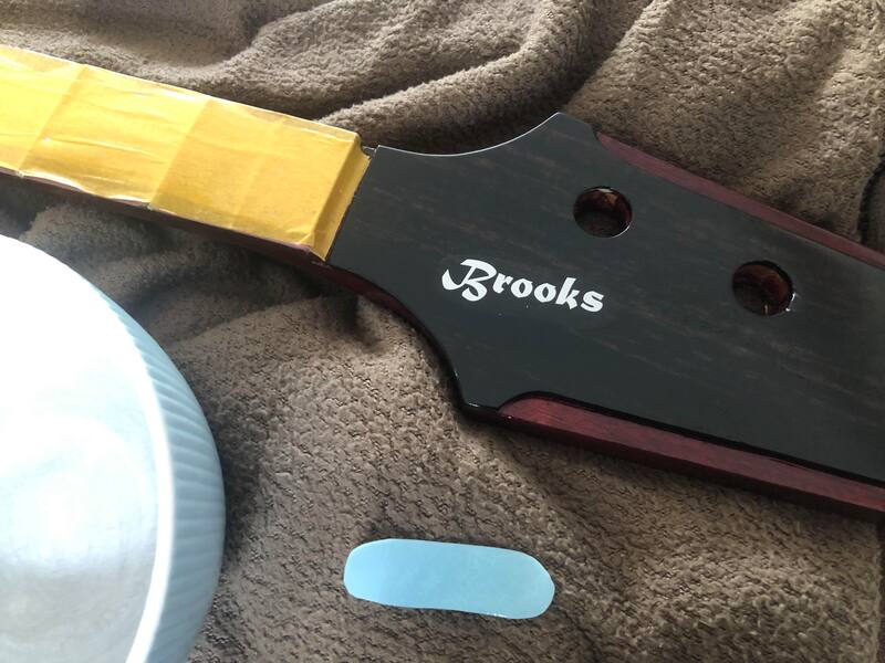 brooks-nachtkrapp-logo-decal.jpeg