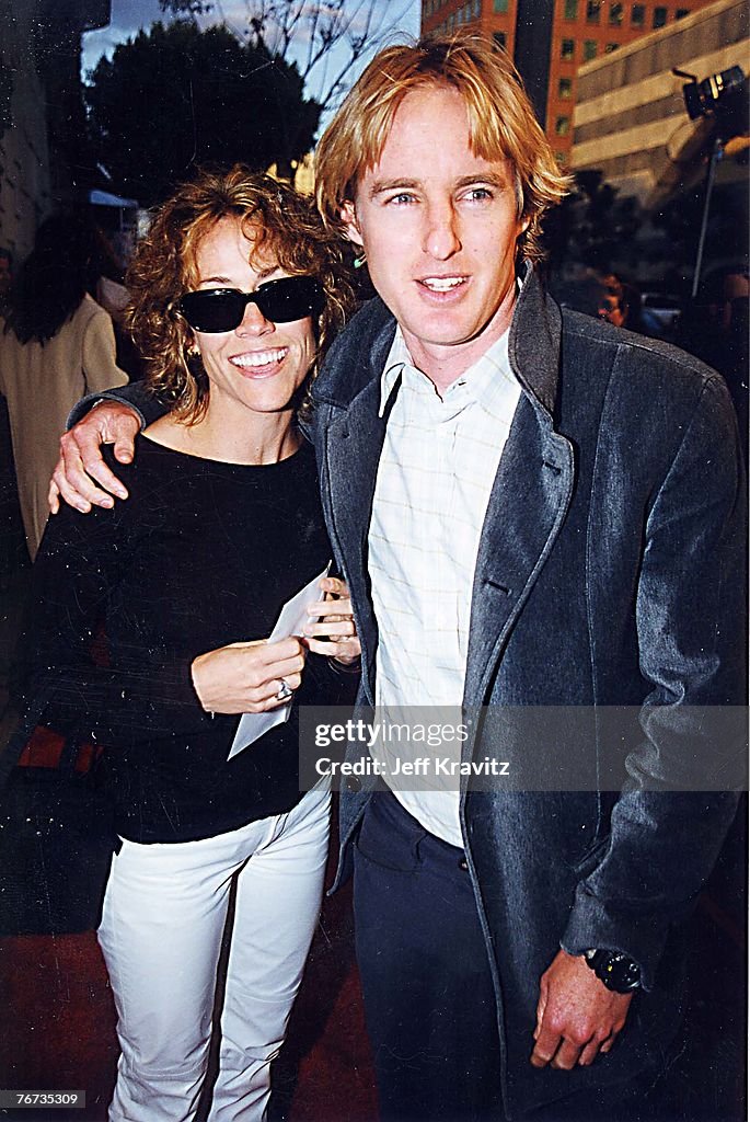 sheryl-crow-owen-wilson-picture-id76735309
