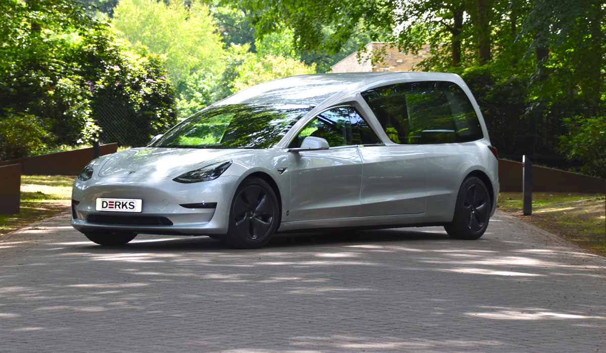 tesla-hearse-3.jpg