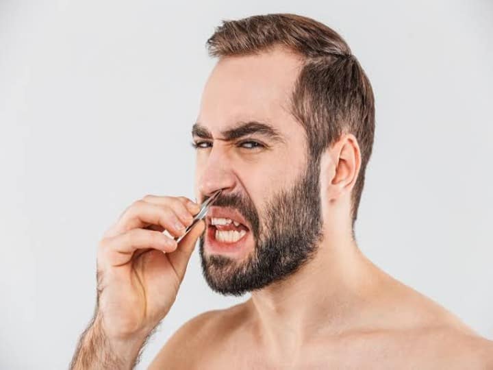 Side-Effects-of-Plucking-Nose-Hair.jpg