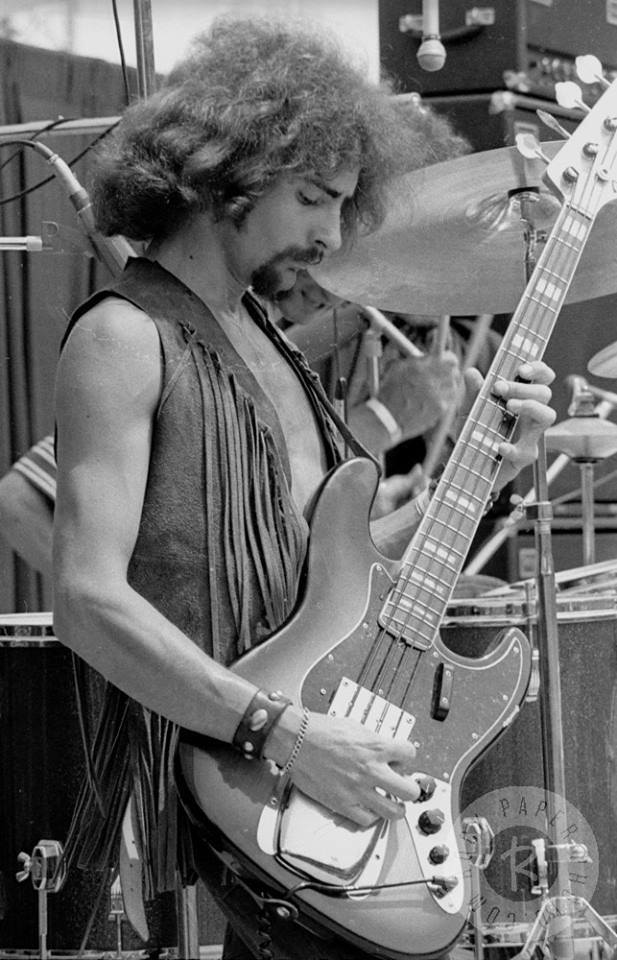 Mel_Schacher_Jazz_Bass.jpg
